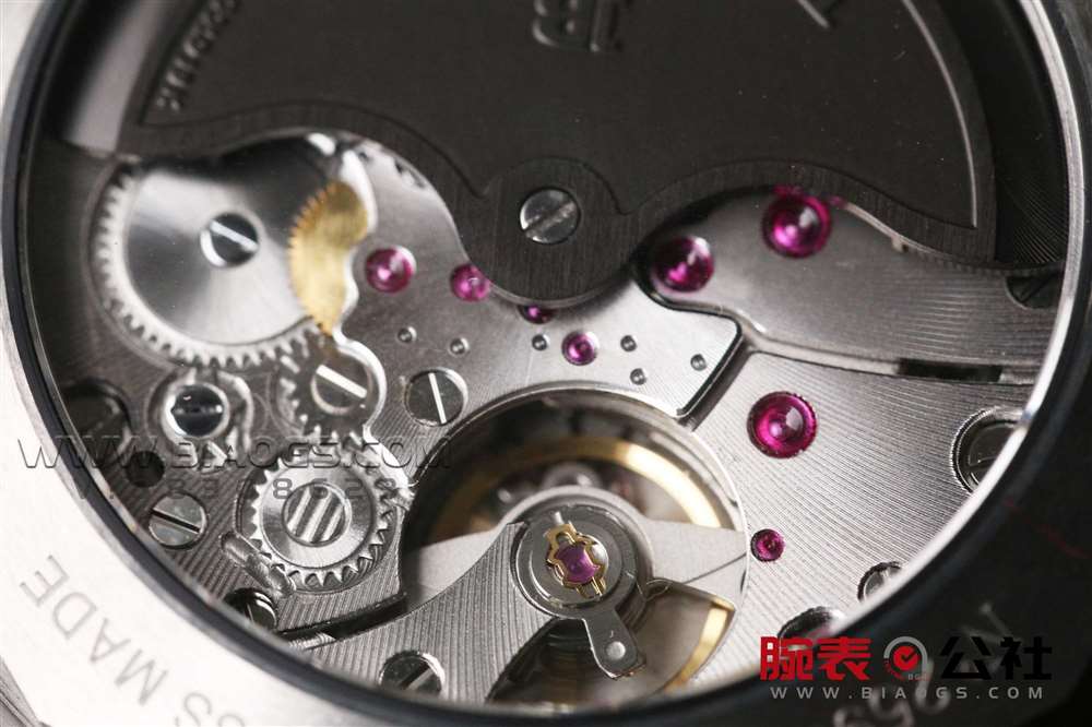 首页 腕表评测 机芯:采用精准的杭州7系机芯改宝珀自产cal.