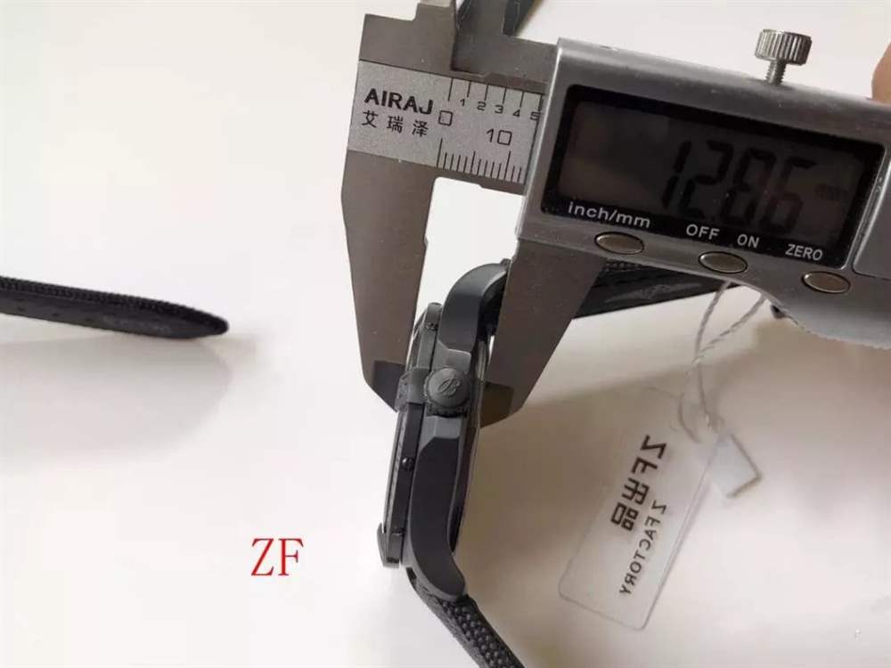ZF厂百年灵对比GF厂百年灵黑鸟侦察机 第6张