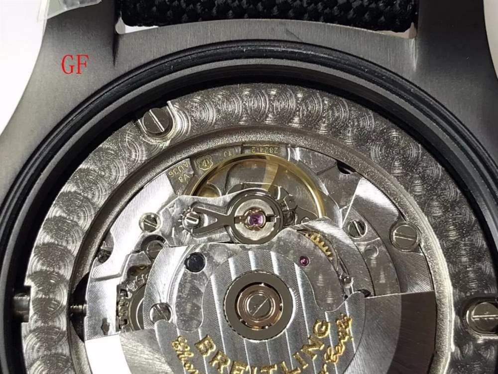 ZF厂百年灵对比GF厂百年灵黑鸟侦察机 第8张