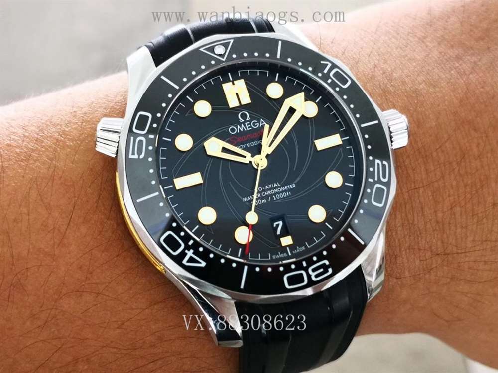 VS最美007:VS厂欧米茄海马300米007詹姆斯邦德限量款评测对比 第4张