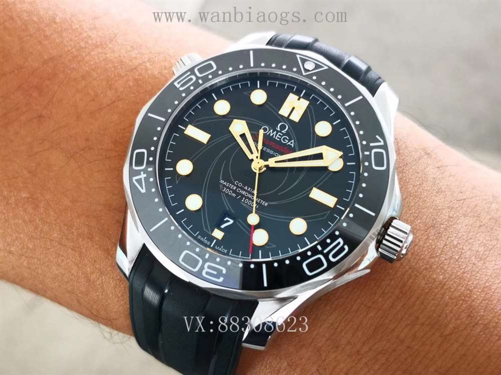 VS最美007:VS厂欧米茄海马300米007詹姆斯邦德限量款评测对比 第5张