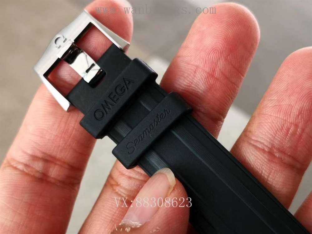 VS最美007:VS厂欧米茄海马300米007詹姆斯邦德限量款评测对比 第9张