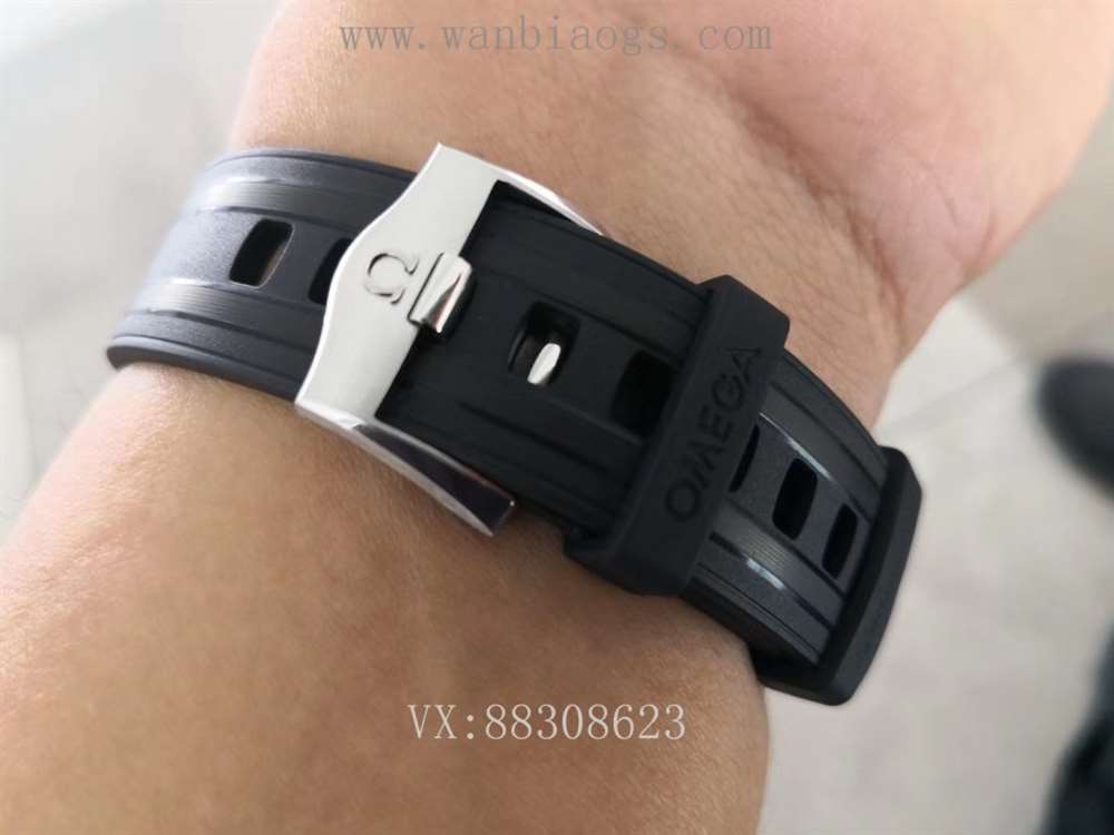 VS最美007:VS厂欧米茄海马300米007詹姆斯邦德限量款评测对比 第10张