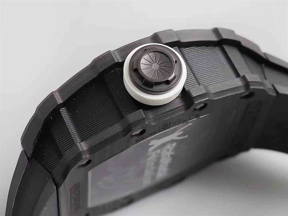 KV厂全新理查德米勒RM-35最强进口原纹碳纤维"V3"升级版 第5张