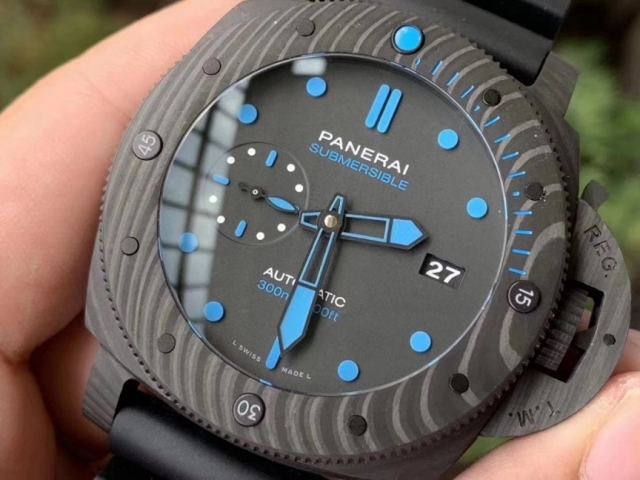 VS厂沛纳海PAM1616硬汉风格碳纤维腕表赏析 第2张