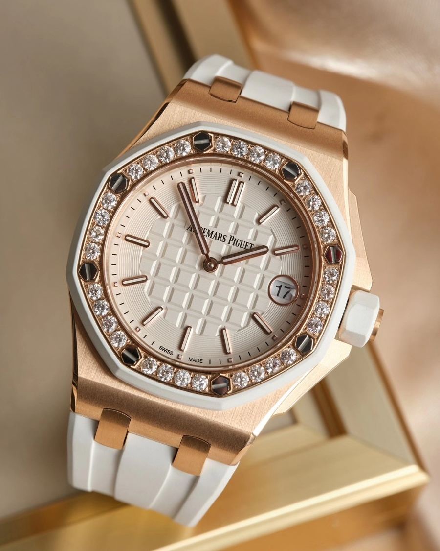 爱彼AP67540皇家橡树离岸系列37mm石英女表赏析 第2张