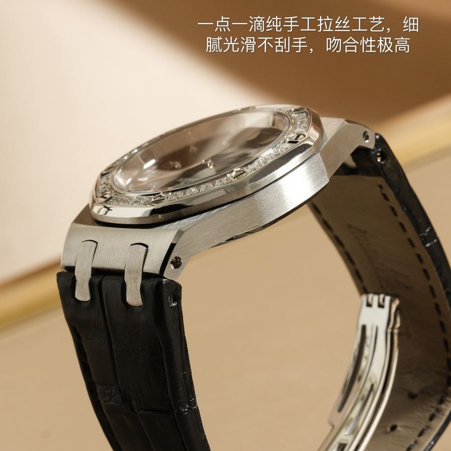 爱彼皇家橡树系列型号67601石英腕表（黑）-送给女神的“七夕”礼物  第7张