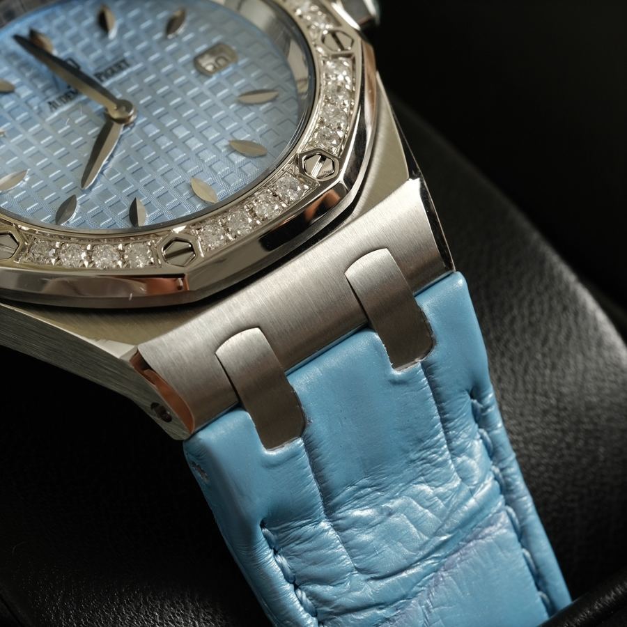 爱彼皇家橡树系列型号67601石英腕表（蓝）-送给女神的“七夕”礼物  第6张