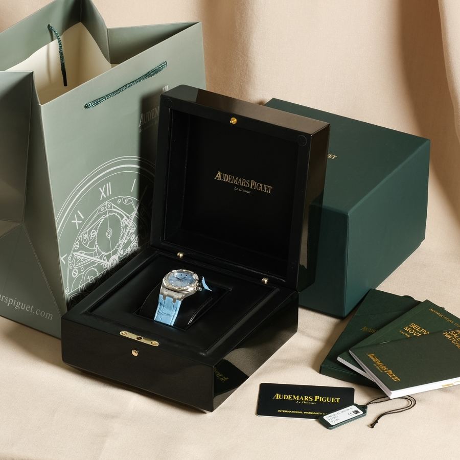爱彼皇家橡树系列型号67601石英腕表（蓝）-送给女神的“七夕”礼物  第2张