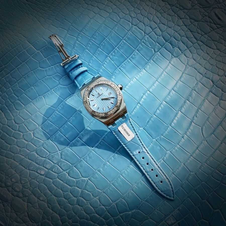 爱彼皇家橡树系列型号67601石英腕表（蓝）-送给女神的“七夕”礼物  第11张