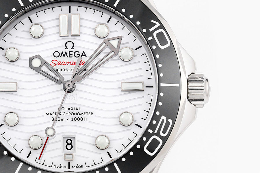 OR厂海马300(白盘)腕表与VS厂相比如何  第6张