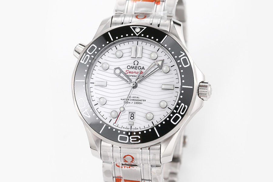 OR厂海马300(白盘)腕表与VS厂相比如何  第3张