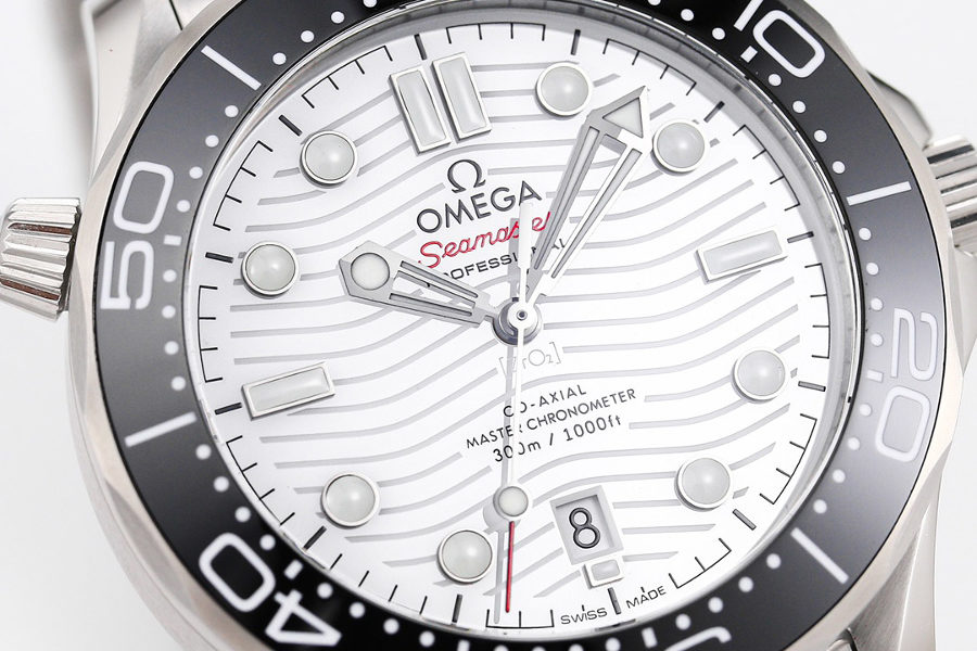 OR厂海马300(白盘)腕表与VS厂相比如何  第7张