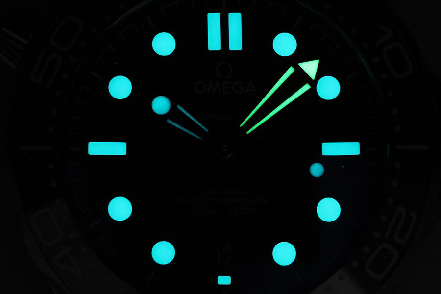 OR厂海马300(白盘)腕表与VS厂相比如何  第8张