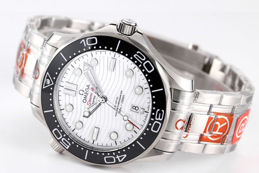 OR厂海马300(白盘)腕表与VS厂相比如何  第4张