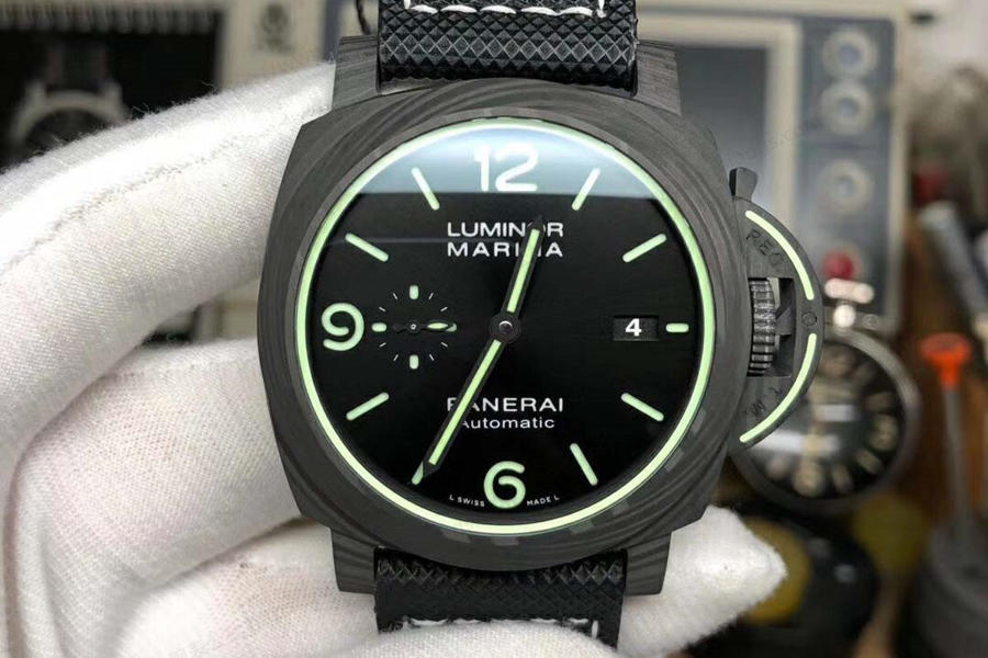VS厂沛纳海PAM01118碳纤维腕表做工细节评测  第3张