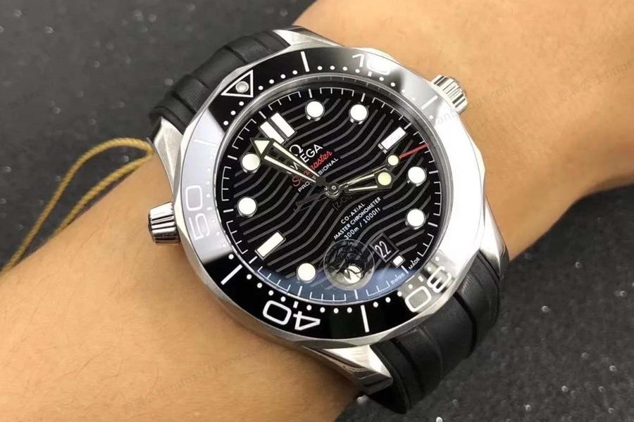 VS厂欧米茄Omega新海马300M陶瓷盘8800机芯腕表评测 第1张