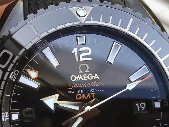 VS厂欧米茄Omega海马600M深海之黑腕表评测  第3张
