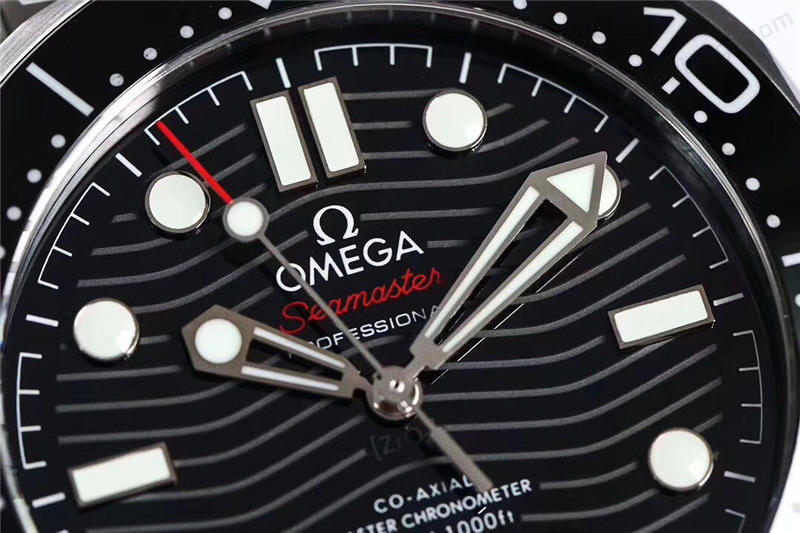 VS厂欧米茄Omega海马300黑陶瓷盘腕表评测  第3张