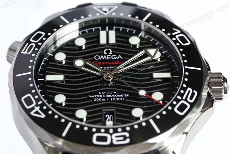 VS厂欧米茄Omega海马300黑陶瓷盘腕表评测  第4张